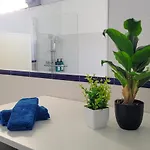 Apartment Urban - Colorful Design - Center *