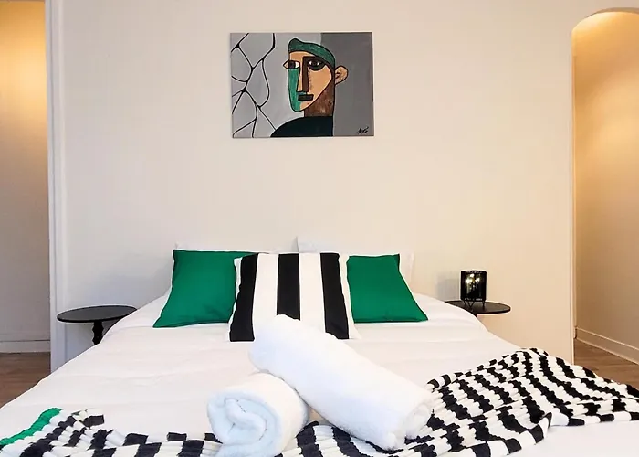 Apartment Urban - Colorful Design - Center