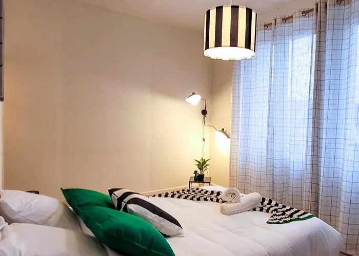 Urban - Colorful Design - Center